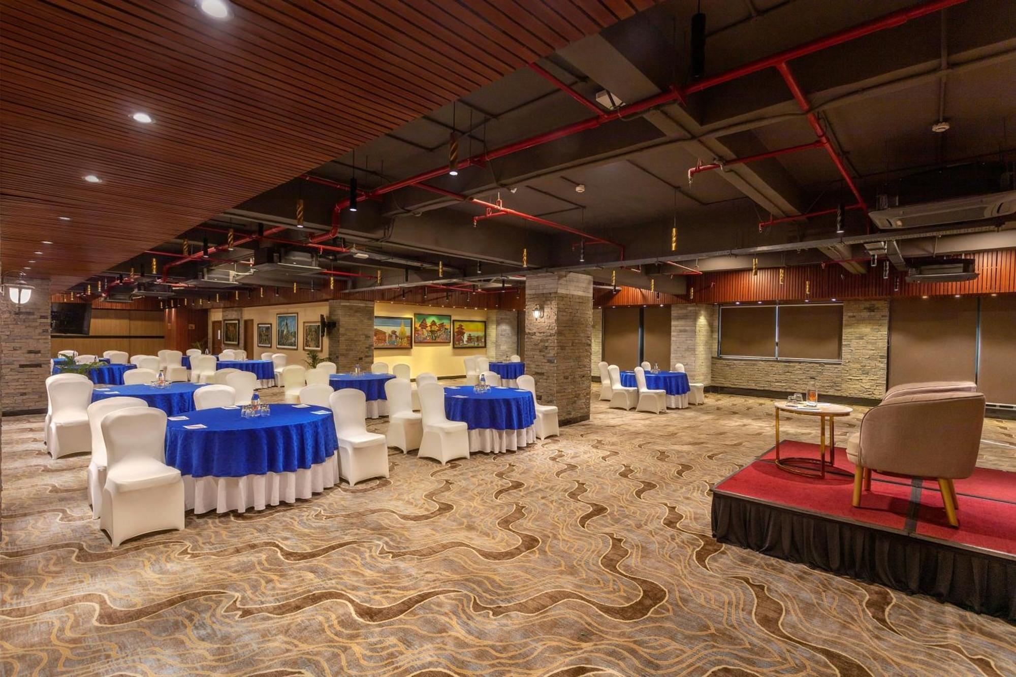 Отель Aloft Kathmandu Thamel Экстерьер фото