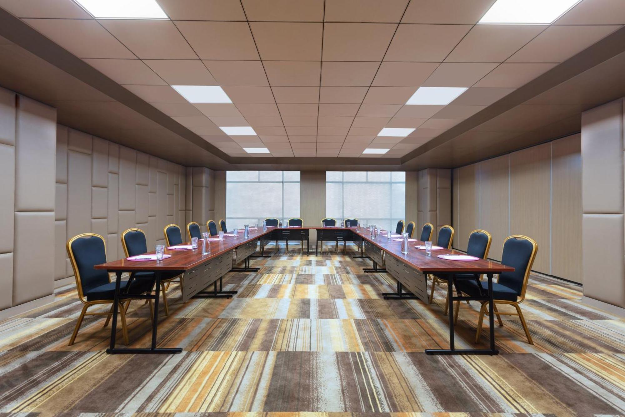 Отель Aloft Kathmandu Thamel Экстерьер фото